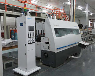 نظام الطلاء بالمسحوق لخط اللحام يتم تركيبه في مصنع في المملكة العربية السعودية